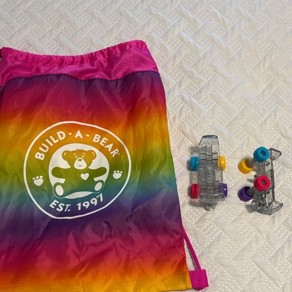 Build-A-Bear Multicolor Drawstring Bag & Roller Skates adjustable - Picture 1 of 4